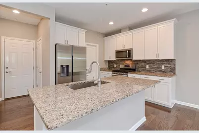 22 Locust Ln #22, Hopkinton, MA 01748 - Photo 11