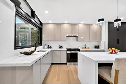 365 Newton St, Brookline, MA 02467 - Photo 9