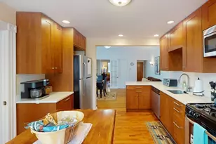 29 Montgomery St, Cambridge, MA 02140 - Photo 7