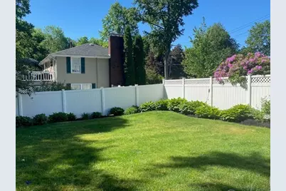 18 Hart St, Burlington, MA 01803 - Photo 3