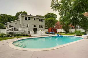18 Hart St, Burlington, MA 01803 - Photo 3