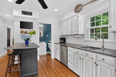 18 Hart St, Burlington, MA 01803 - Photo 15