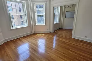 122 Riverway, Boston, MA 02215 - Photo 3