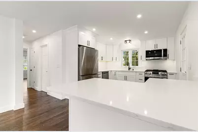 39 McKinley Avenue, Lowell, MA 01851 - Photo 7