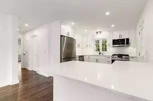 39 McKinley Ave, Lowell, MA 01851 - Photo 7
