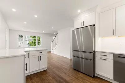 39 McKinley Avenue, Lowell, MA 01851 - Photo 3