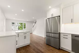 39 McKinley Ave, Lowell, MA 01851 - Photo 3