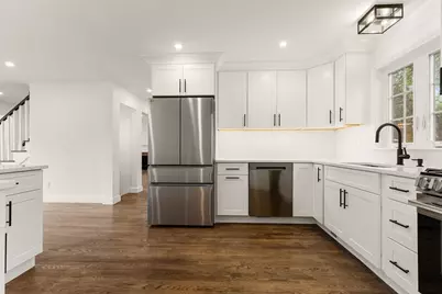 39 McKinley Avenue, Lowell, MA 01851 - Photo 5