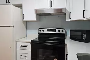 10 Longworth Ave, Brockton, MA 02301 - Photo 9