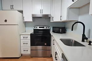 10 Longworth Ave, Brockton, MA 02301 - Photo 7