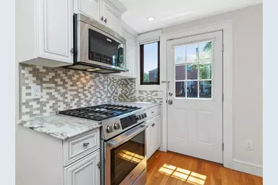 958 Belmont St #958, Watertown, MA 02472 - Photo 5