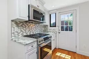 958 Belmont St, Watertown, MA 02472 - Photo 5