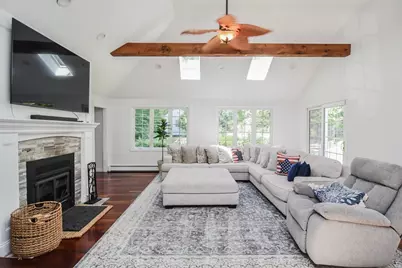 359 SE Main St, Douglas, MA 01516 - Photo 9