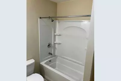 5 Ashland St, Worcester, MA 01609 - Photo 17