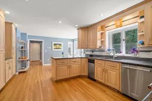 8 Gaslight Ln, Framingham, MA 01702 - Photo 7