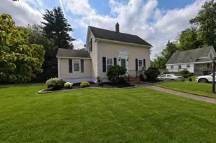 422 Main St, Groveland, MA 01834 - Photo 1