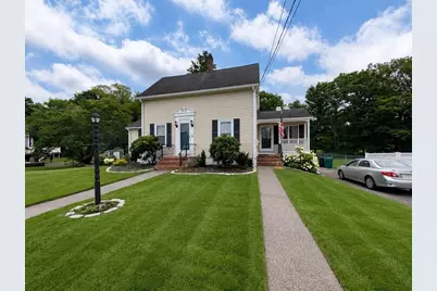 422 Main Street, Groveland, MA 01834 - Photo 1