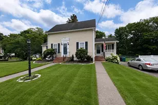 422 Main St, Groveland, MA 01834 - Photo 1