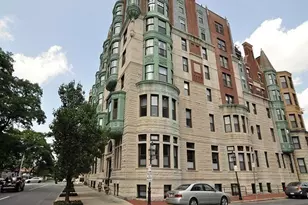 10 Charlesgate E, Boston, MA 02215 - Photo 19