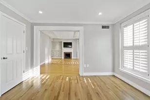 10 Charlesgate E, Boston, MA 02215 - Photo 11
