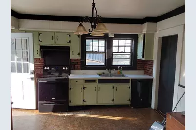 96 East St, Ware, MA 01082 - Photo 9