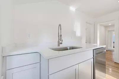 8 Mount Pleasant St, Webster, MA 01570 - Photo 11
