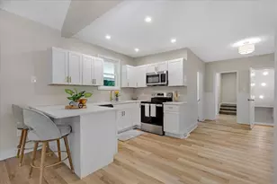 72 Woodlawn St, Taunton, MA 02720 - Photo 5