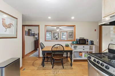 588 Newport Ave, Attleboro, MA 02703 - Photo 5