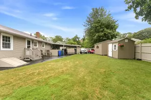 588 Newport Ave, Attleboro, MA 02703 - Photo 17