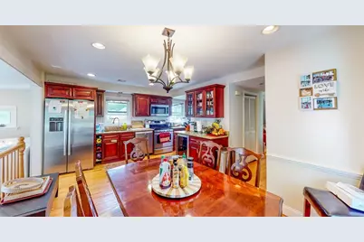 8 North St #2nd Flr, Newton, MA 02459 - Photo 5