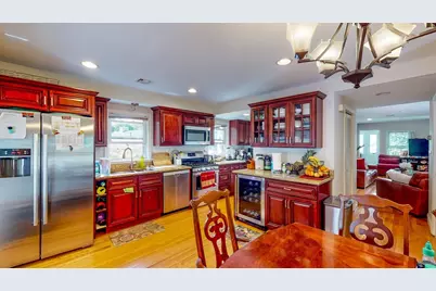 8 North St #2nd Flr, Newton, MA 02459 - Photo 3
