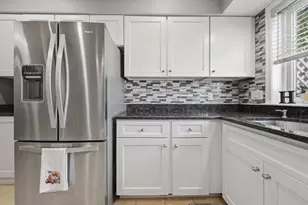 40 Village Way, Holden, MA 01520 - Photo 5