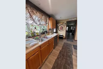 215 Winthrop St, Taunton, MA 02780 - Photo 5