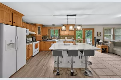 279 Sprague St, Dedham, MA 02026 - Photo 9
