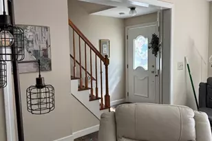 8 Mansion Woods Dr, Agawam, MA 01001 - Photo 13