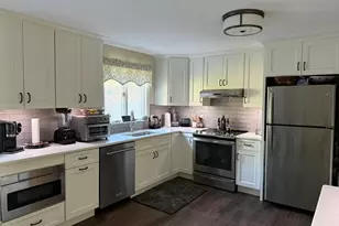 8 Mansion Woods Dr, Agawam, MA 01001 - Photo 7