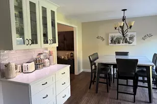 8 Mansion Woods Dr, Agawam, MA 01001 - Photo 5
