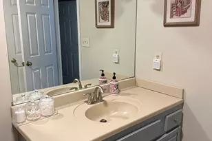 8 Mansion Woods Dr, Agawam, MA 01001 - Photo 19