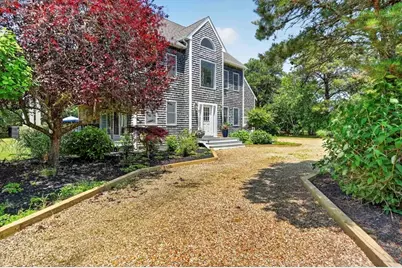 9 Thaxter Ln, Edgartown, MA 02539 - Photo 5
