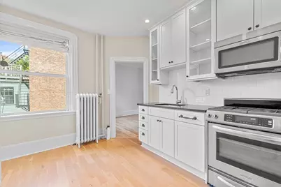 132 Myrtle St #2, Boston, MA 02114 - Photo 9