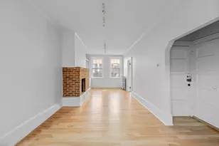 132 Myrtle St, Boston, MA 02114 - Photo 3