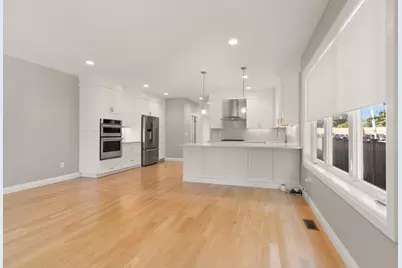 91 Crafts St #91, Newton, MA 02458 - Photo 5