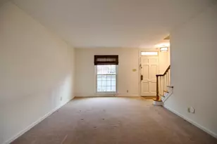 1157 Dickinson St, Springfield, MA 01108 - Photo 9