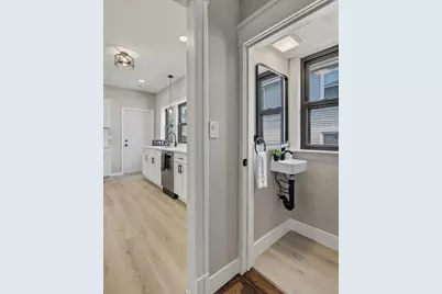 61 W Glen St, Holyoke, MA 01040 - Photo 17