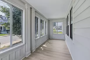 61 W Glen St, Holyoke, MA 01040 - Photo 9