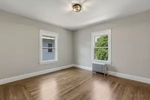 61 W Glen St, Holyoke, MA 01040 - Photo 23