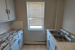 180 Albion, Fall River, MA 02721 - Photo 3