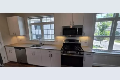 10 Myrtle St #5-2D, Waltham, MA 02452 - Photo 3