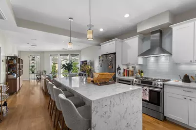 275 Old Colony Ave #10, Boston, MA 02127 - Photo 3