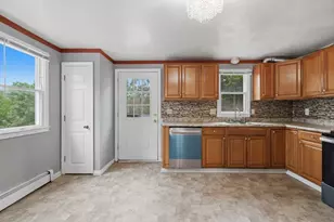 119 Vale St, Worcester, MA 01604 - Photo 9